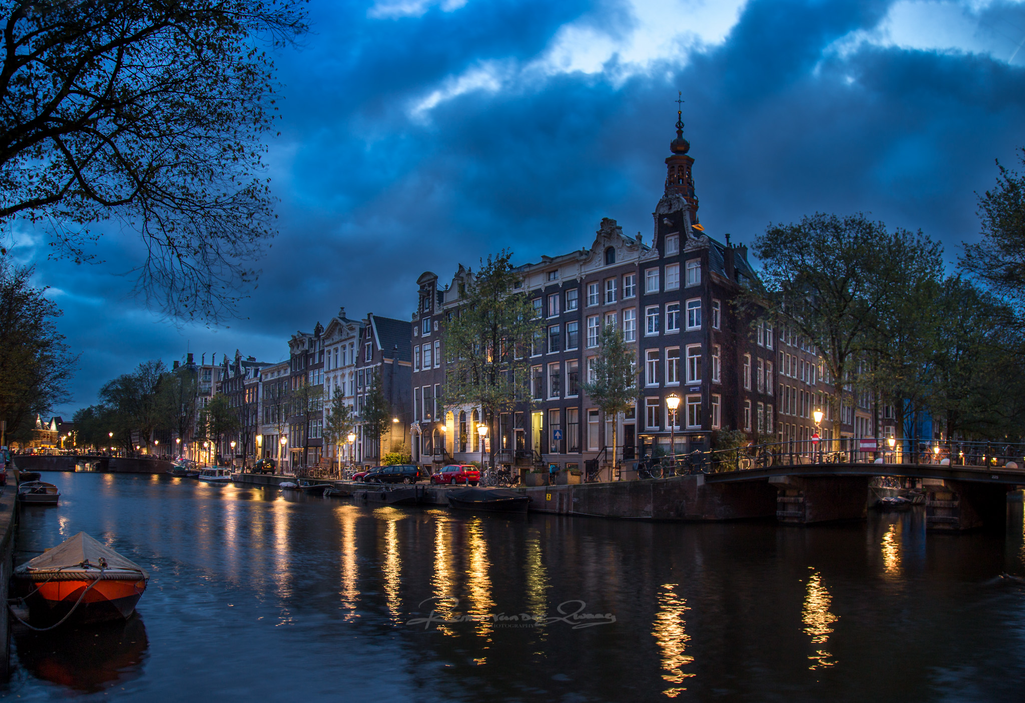 amsterdam-by-night-2