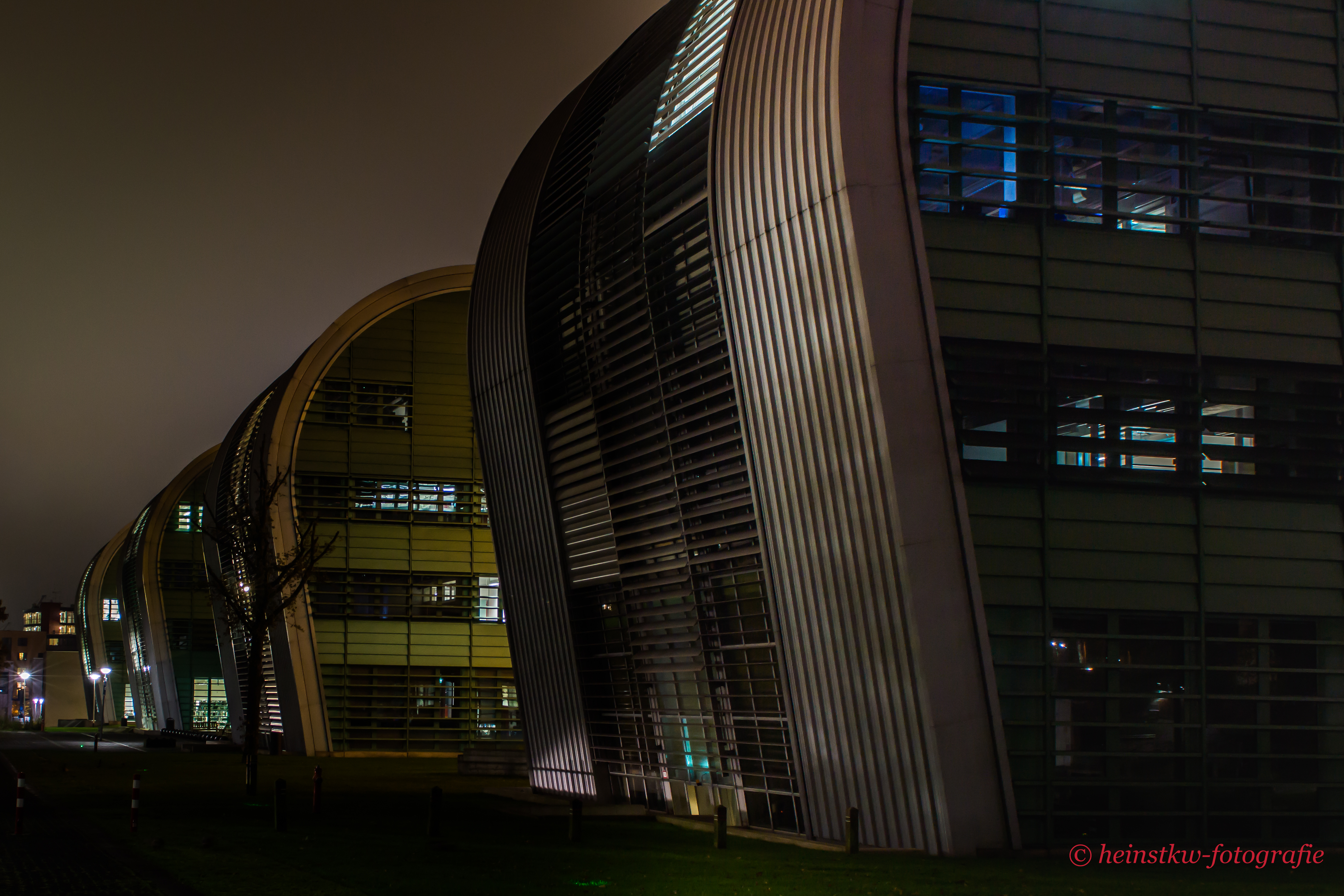 universiteit-nijmegen-bij-avond