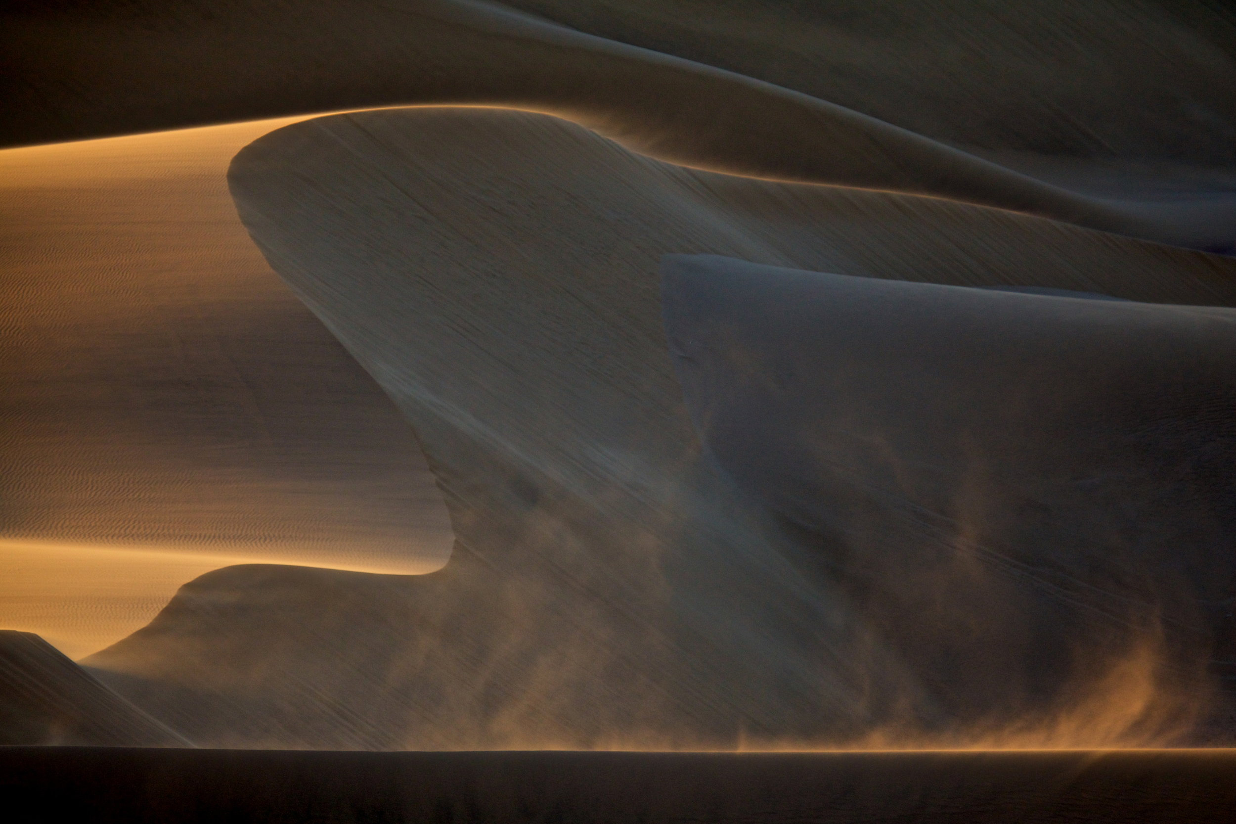 zandduinen-bij-zonsondergang
