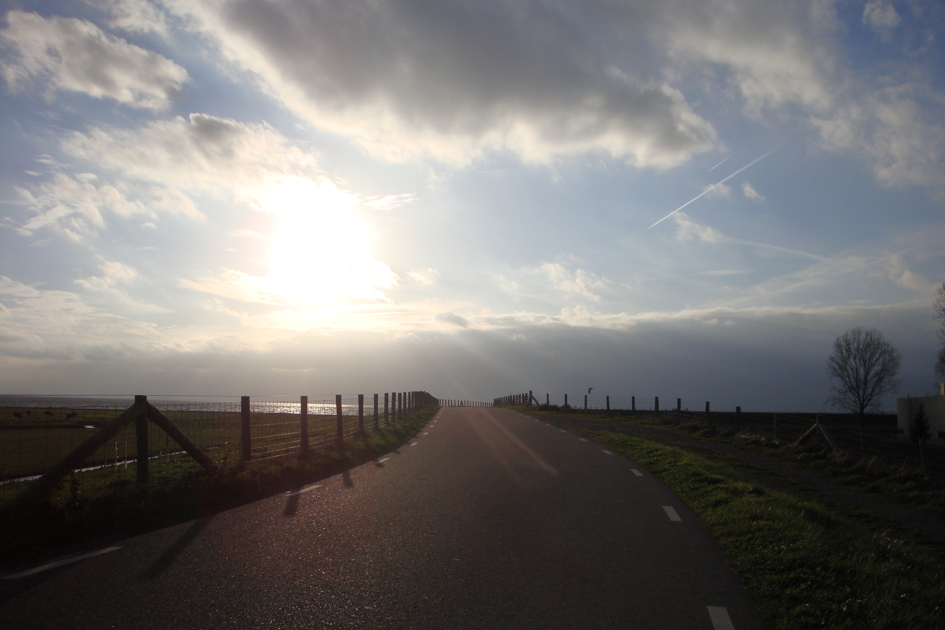 lage-zon-op-de-westfriese-omringdijk