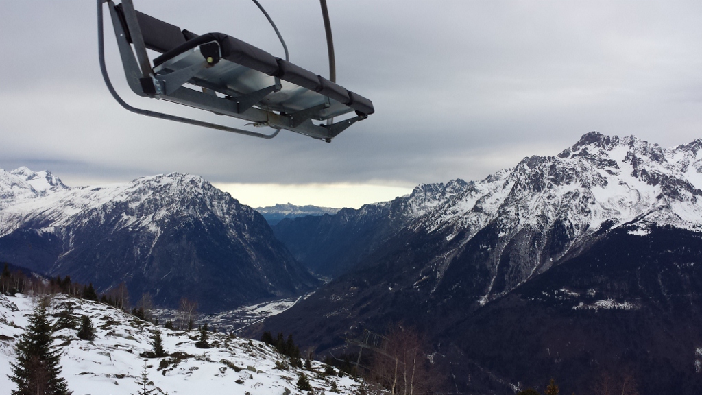 stoeltjeslift-boven-de-bergen