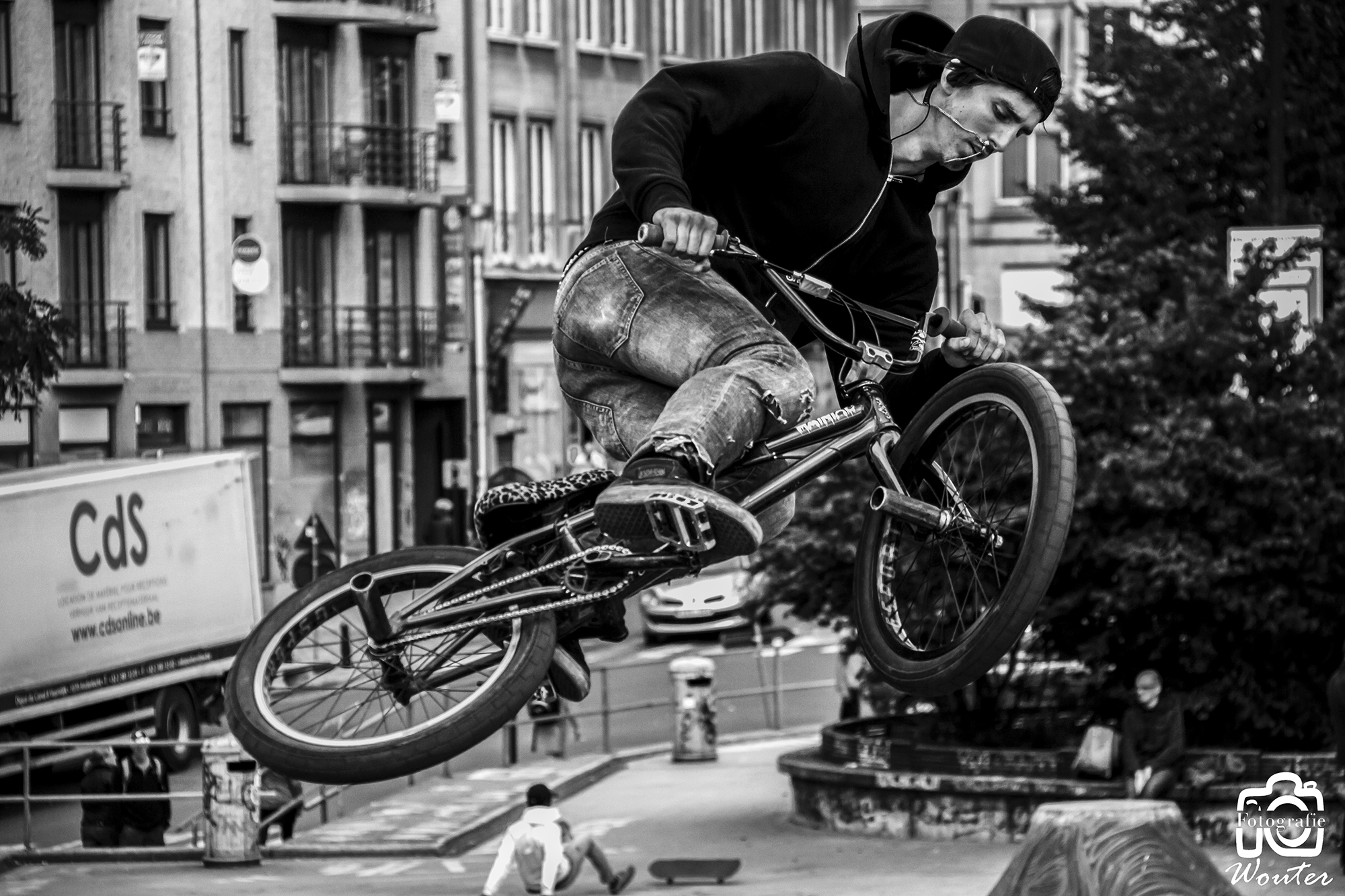 big-air-jump-met-bmx-marollen-brussel