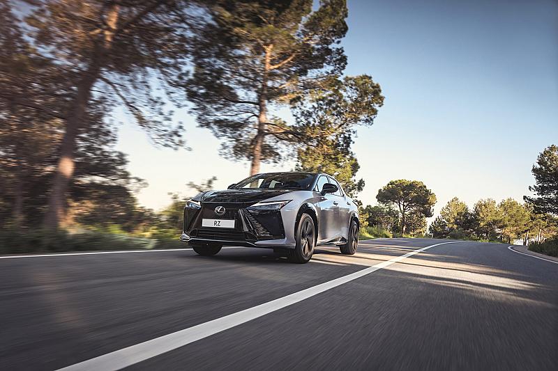 lexus-brengt-rijbeleving-terug-in-de-ev-met-interactive-manual-drive