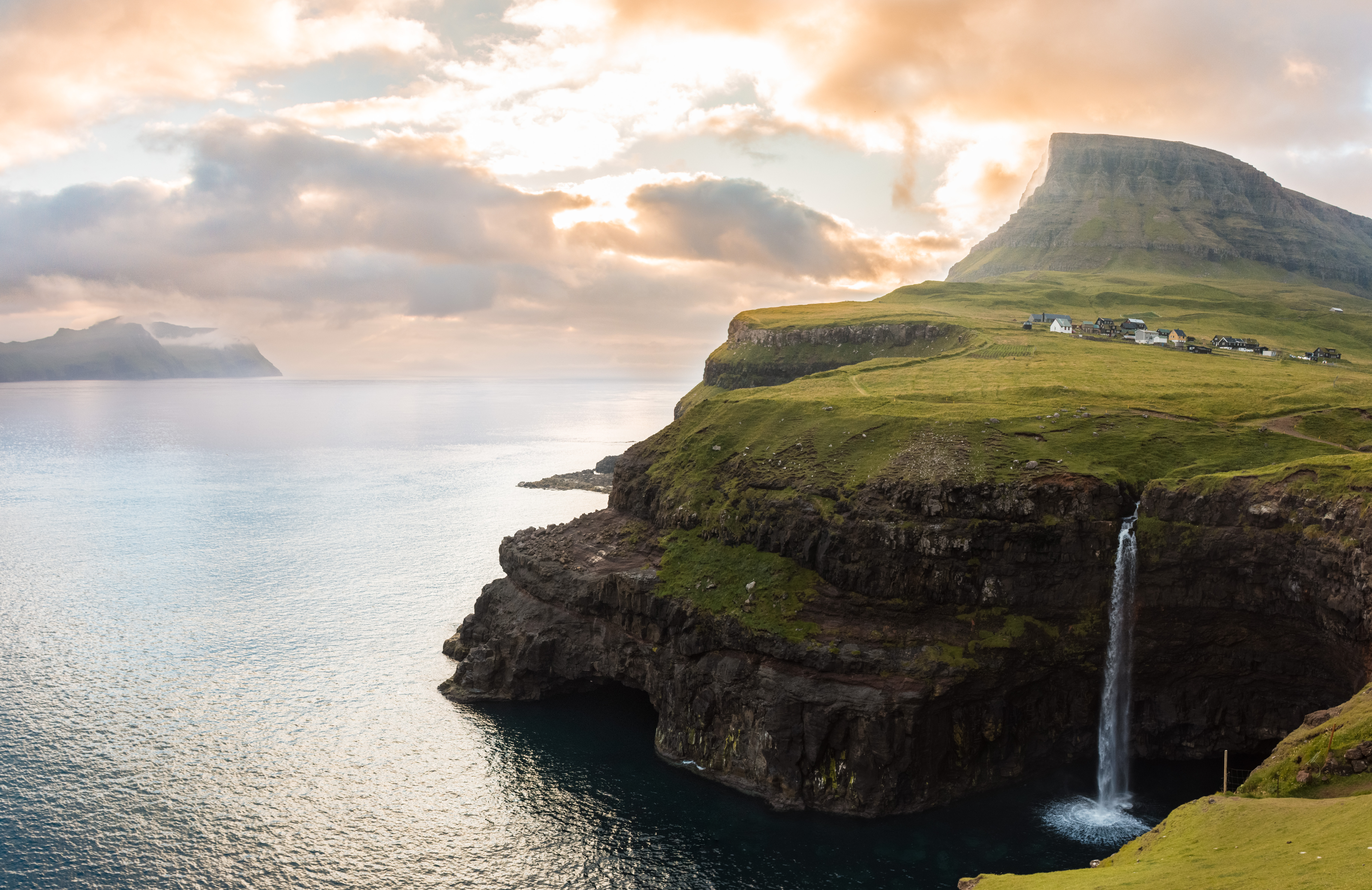 g%C3%A1sadalur-waterval