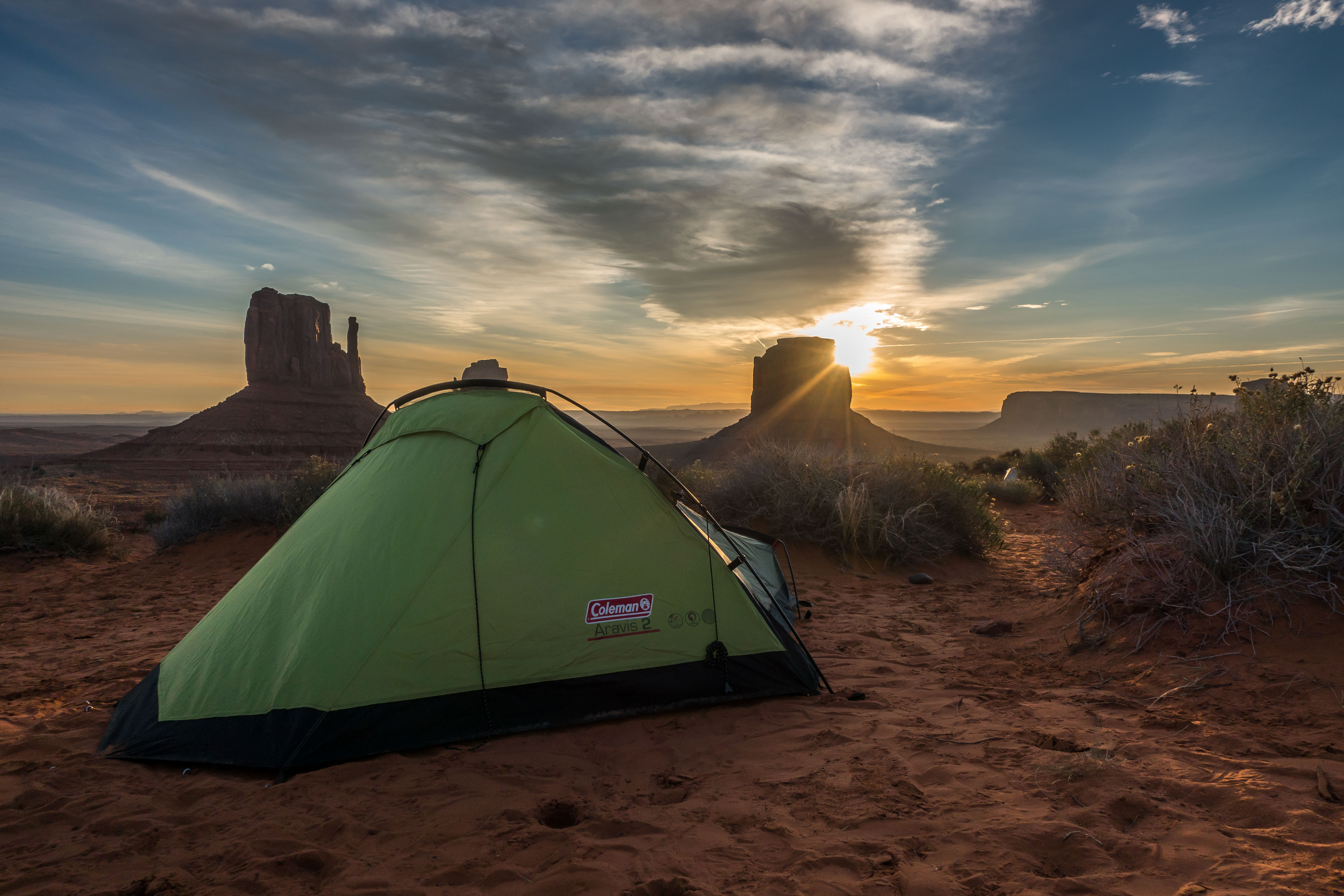 zonsopgang-in-monument-valley-usa