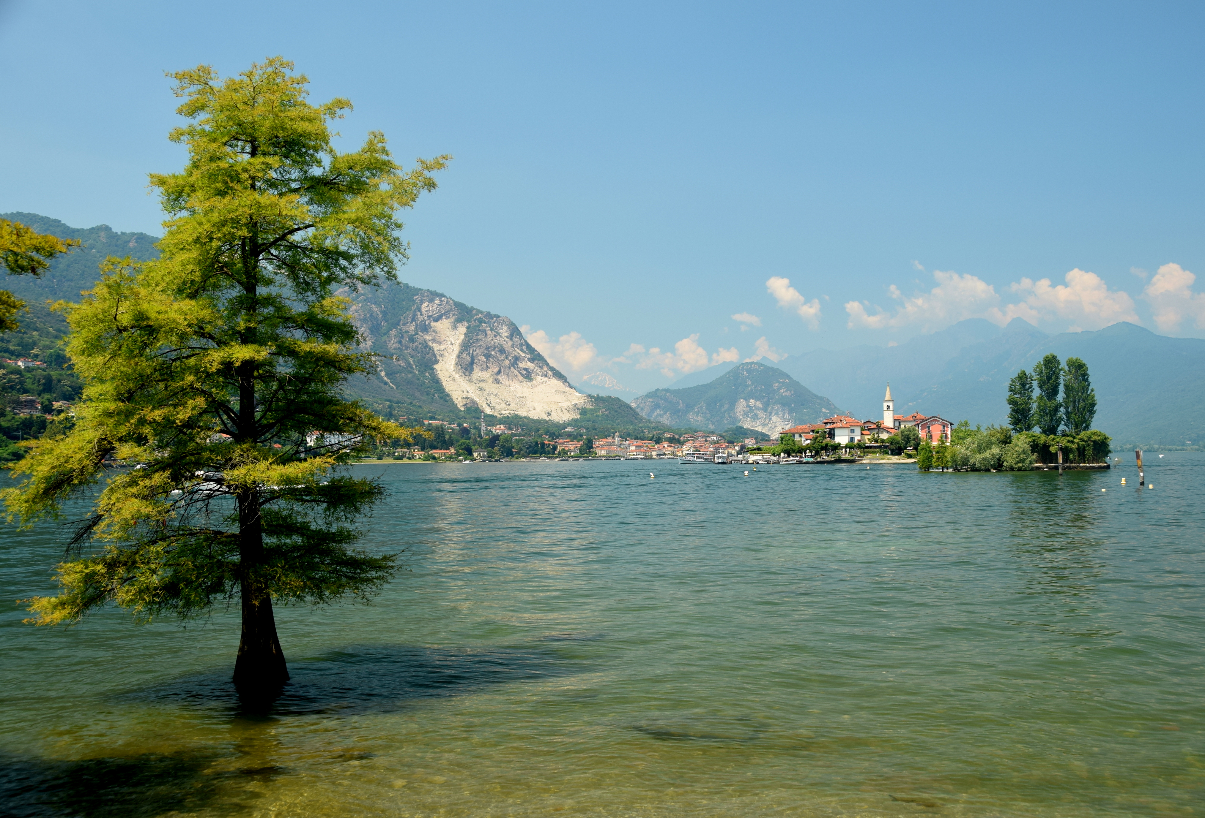 met-de-voeten-in-het-water