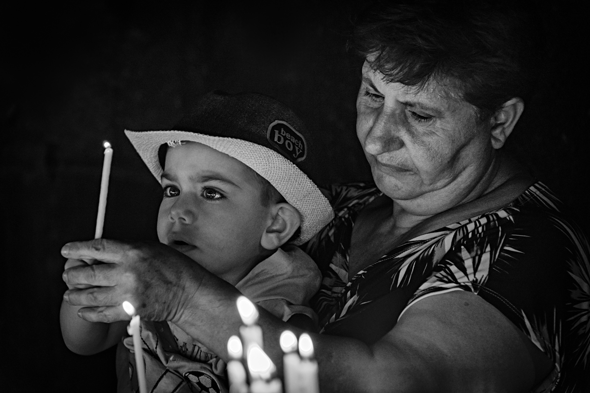 candle-light-in-church-1-armenia