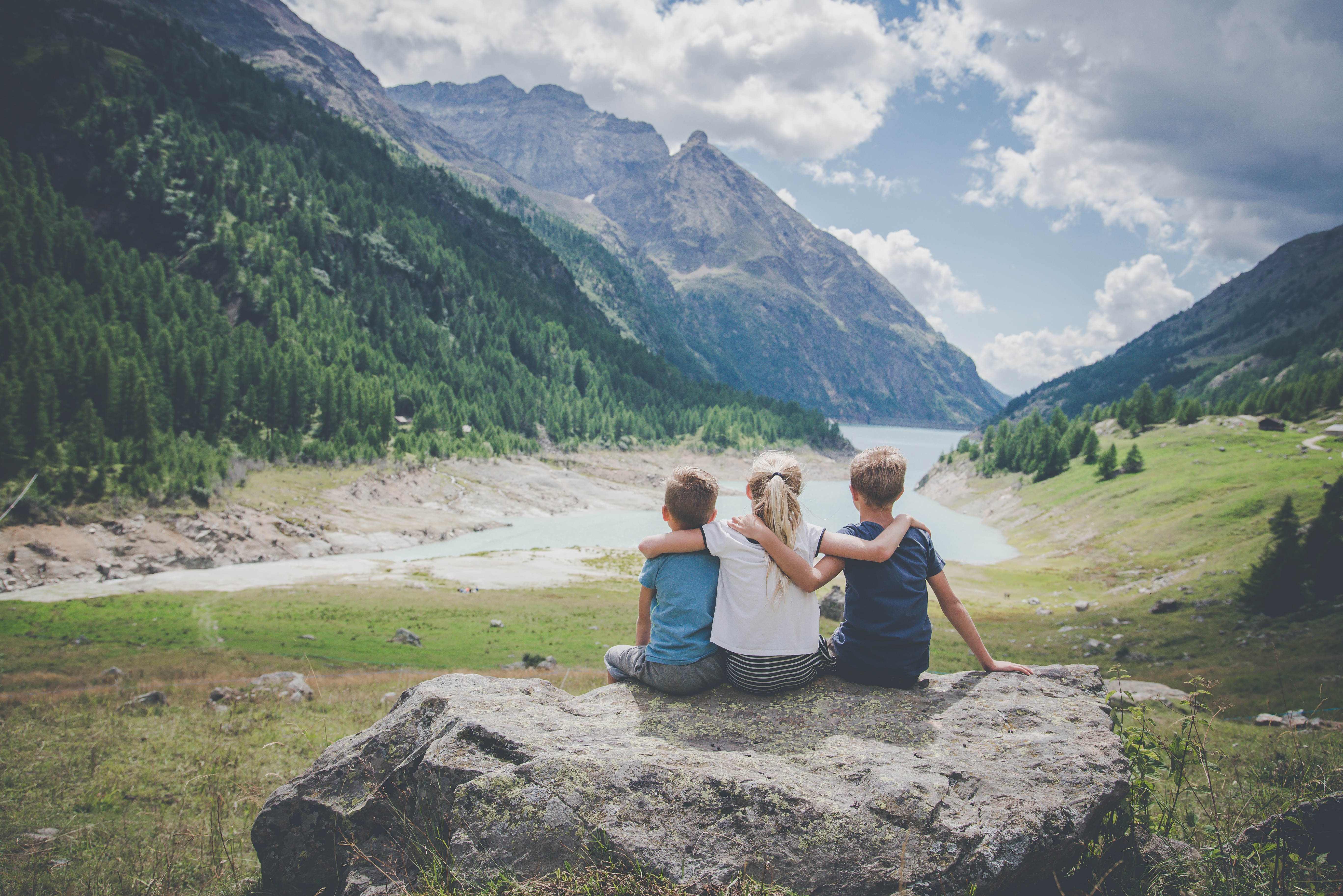 genieten-van-het-uitzicht-bij-het-lac-moulin-it