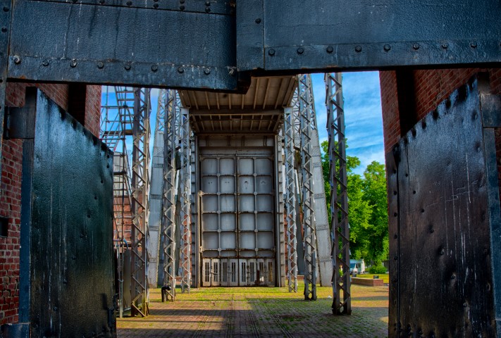 mijnterrein-winterslag-een-schachtbok-dichtbij