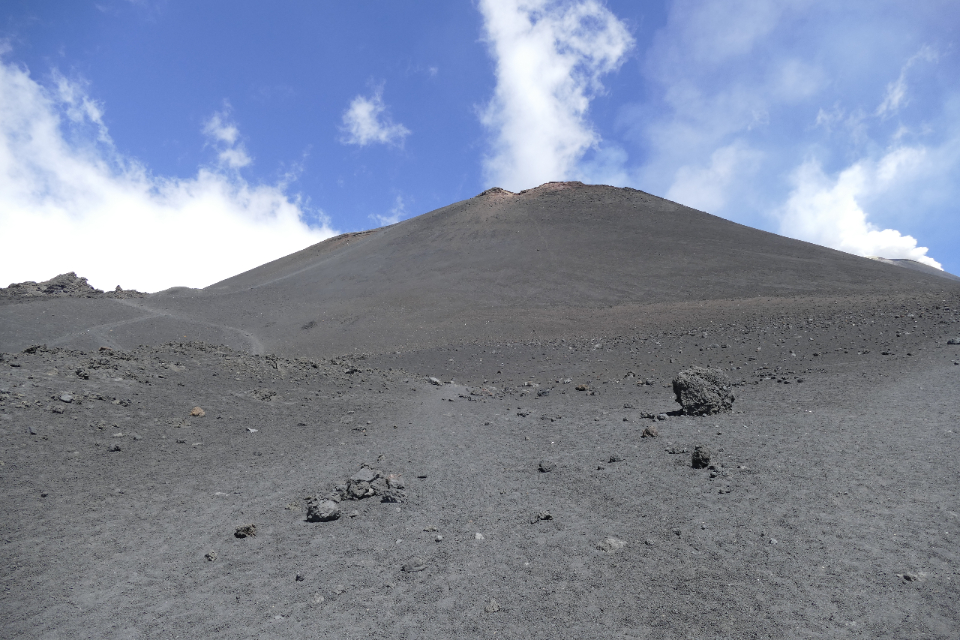 maanlandschap-op-de-etna-sicilie