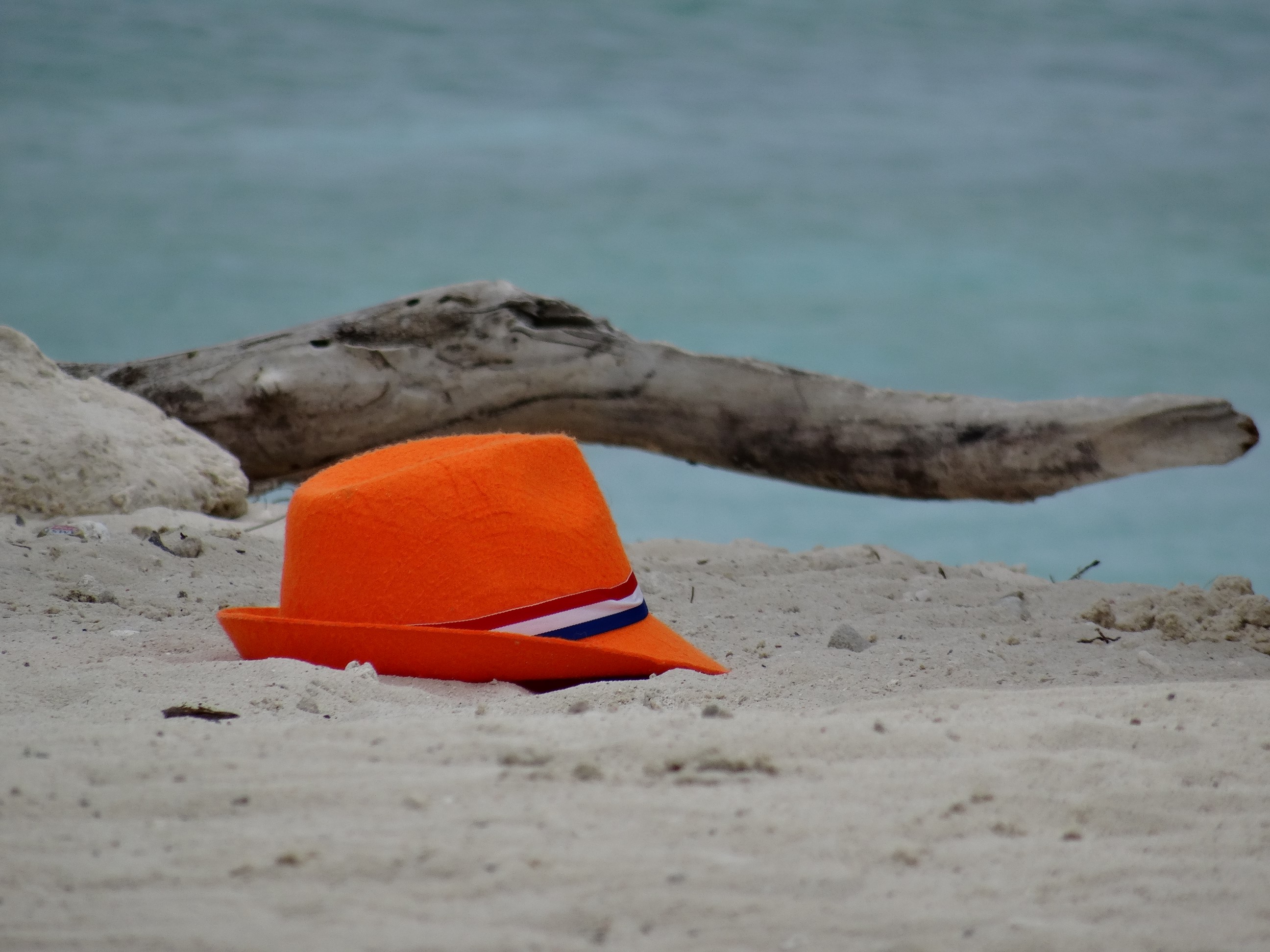 zon-zee-strand-en-oranje