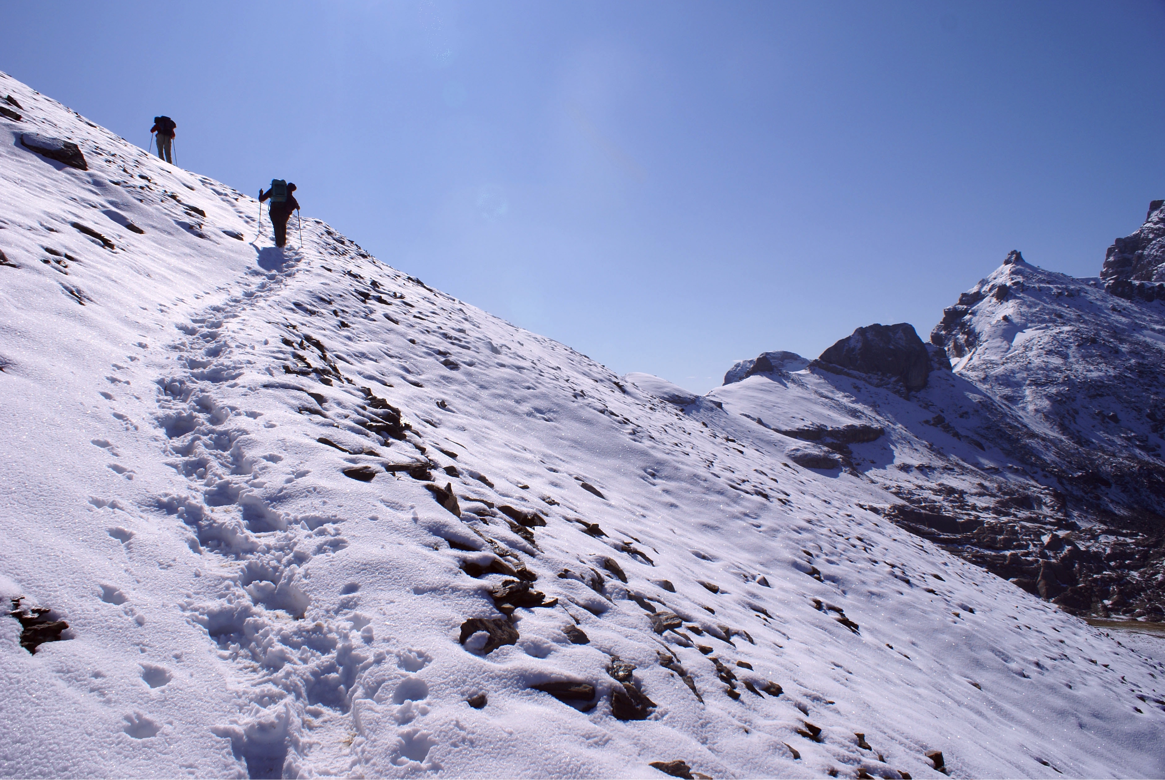 crossing-the-border-of-bernese-oberland-and-wallis