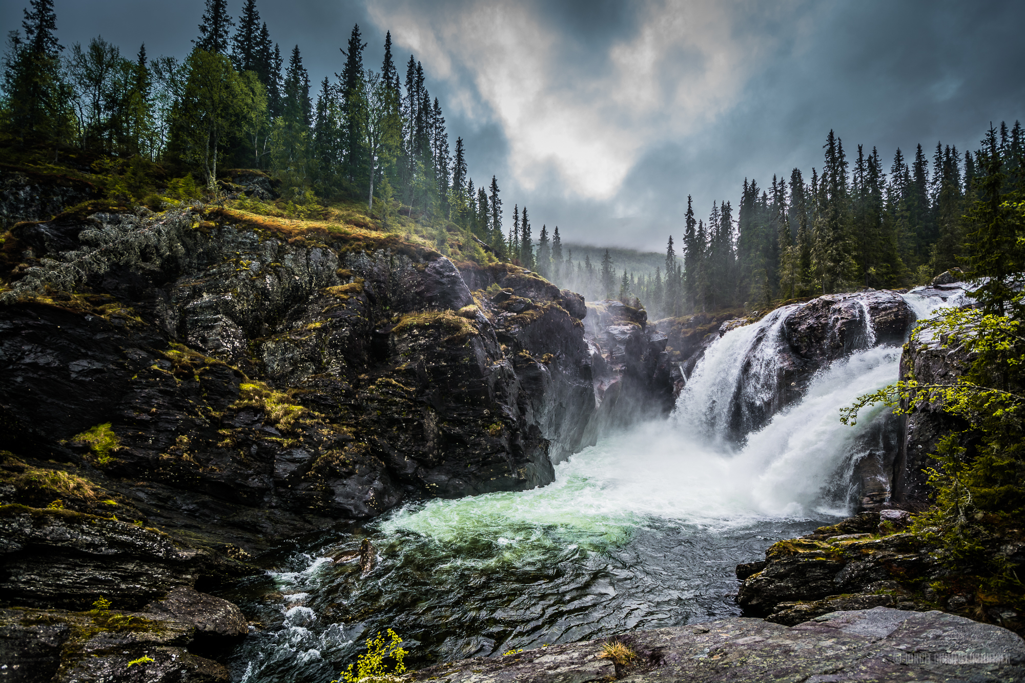 hdr-bewerking-rjukandefossen-view
