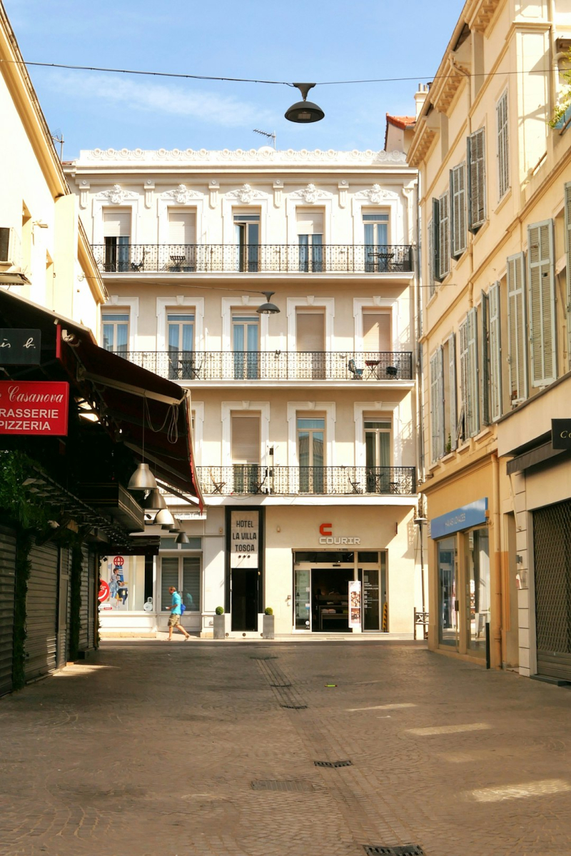 waarom-autoriteit-niet-te-koop-is-in-de-digitale-winkelstraat