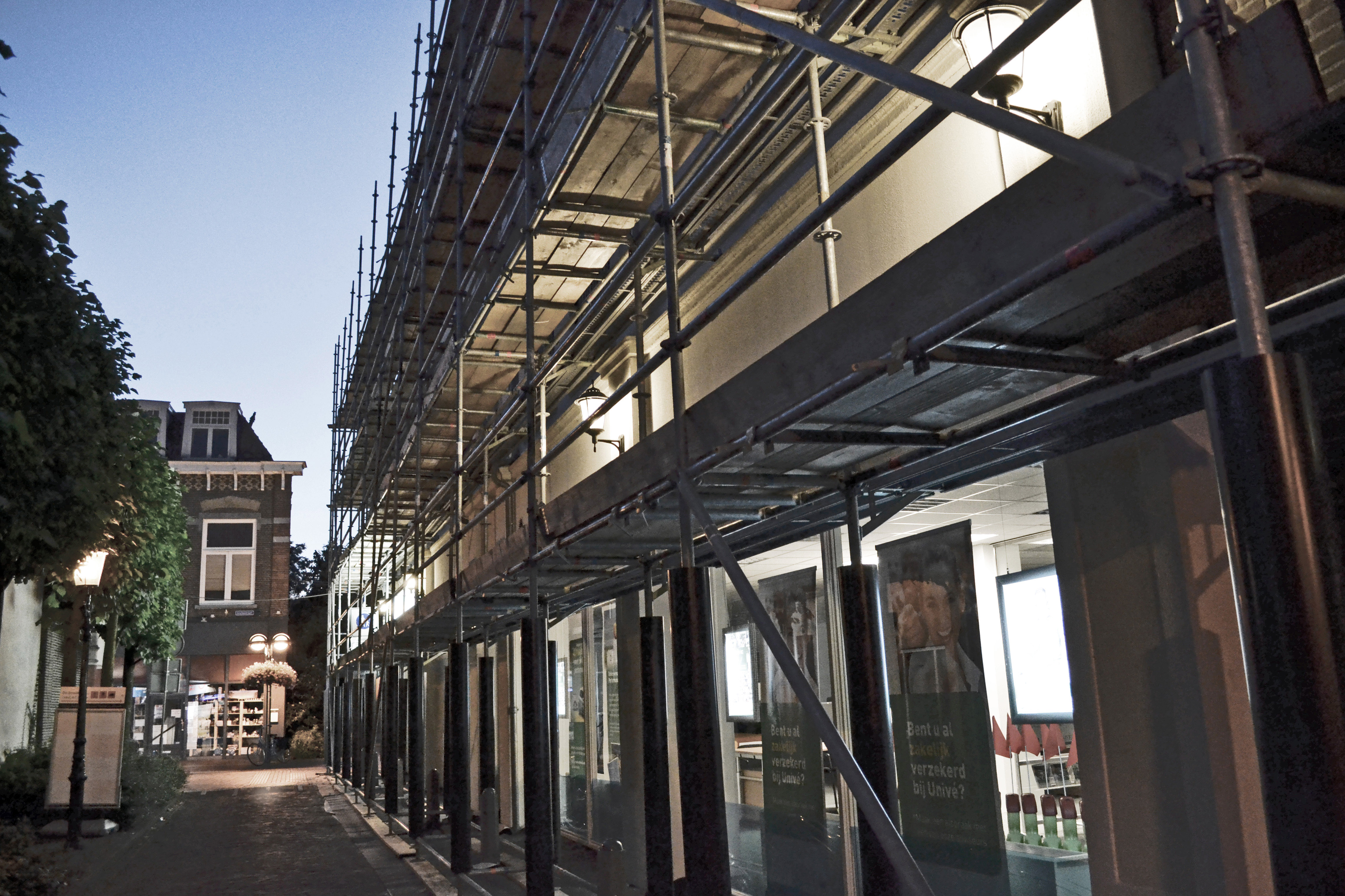 de-gouden-leeuw-in-almelo