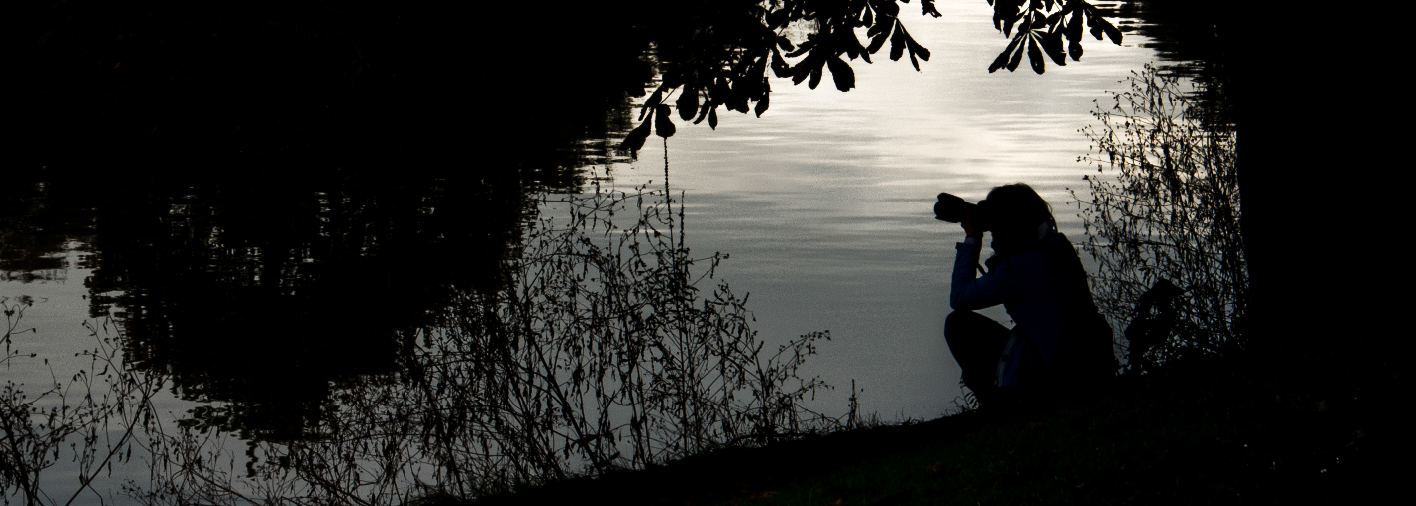 photographer-in-the-dark