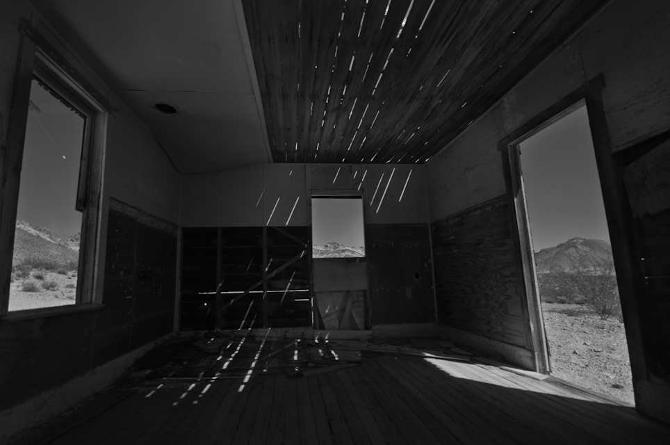 death-valley-shack-0