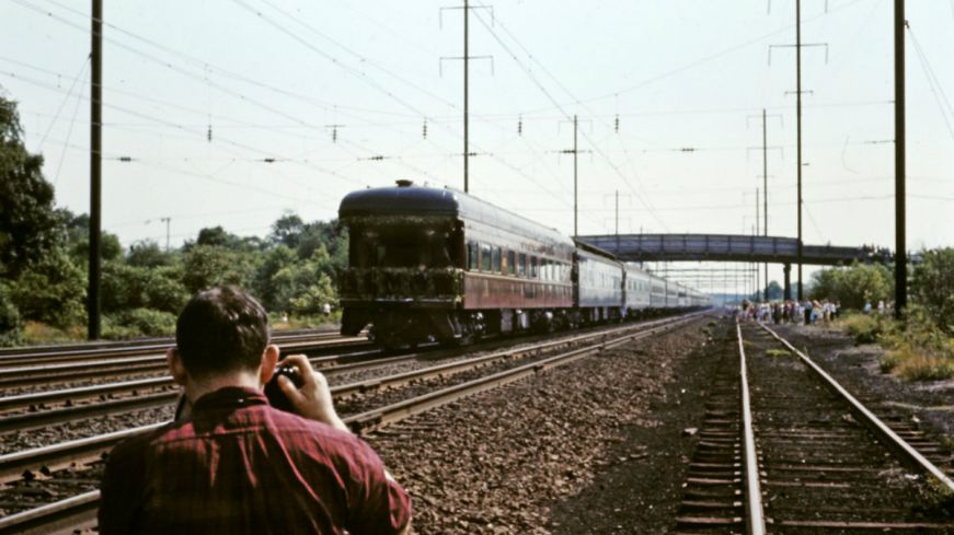 robert-f-kennedy-funeral-train-the-peoples-view