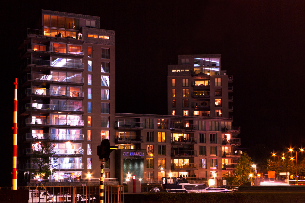 bewegings-reflectie-in-gebouw