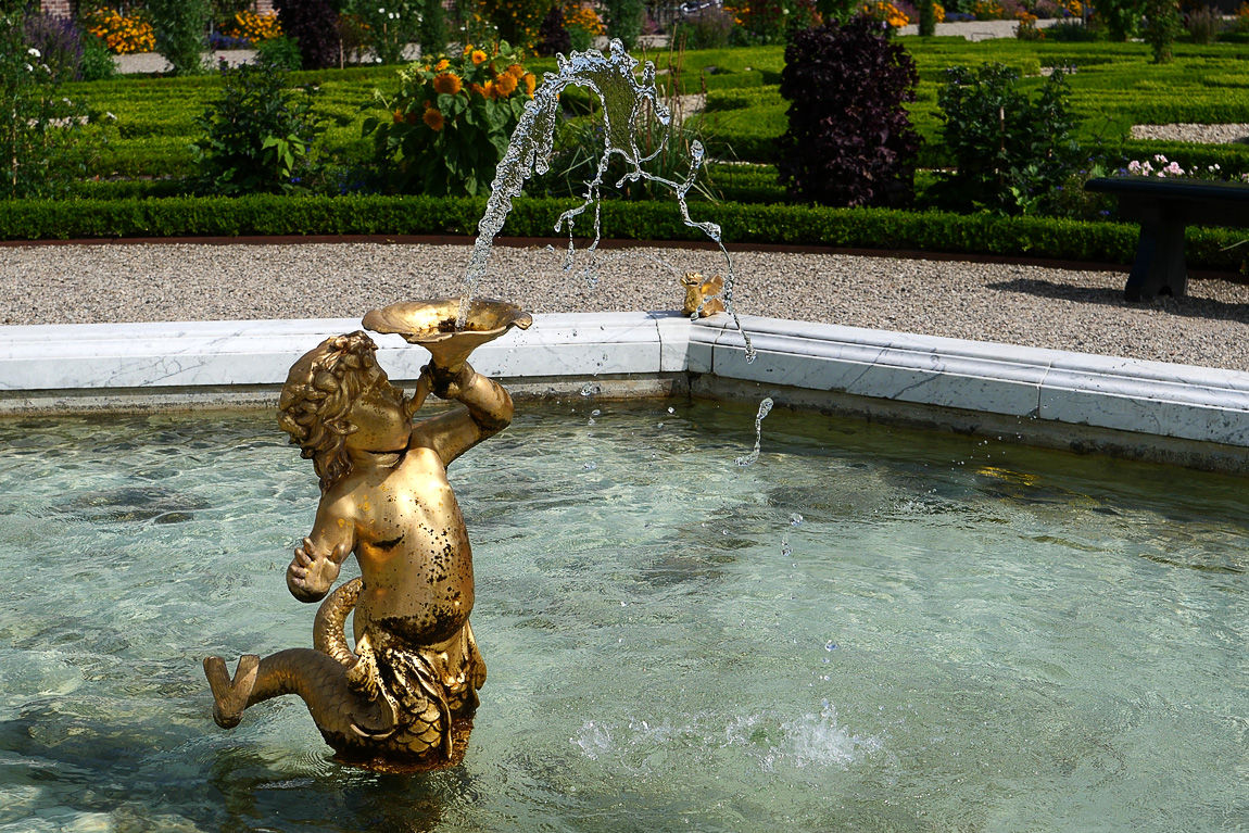 bling-bling-paleis-het-loo-1