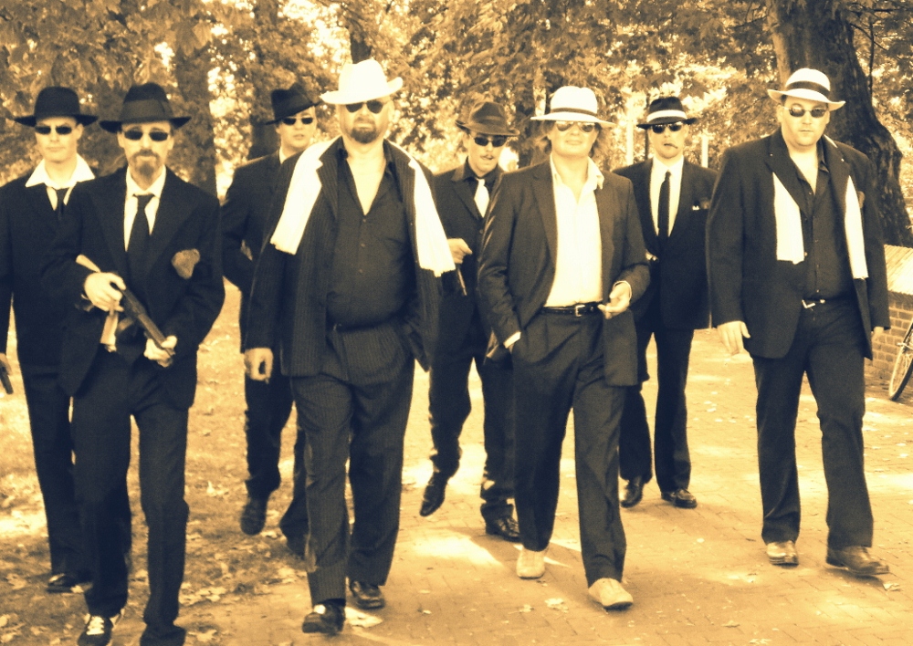 de-gangsters-komen-er-aan