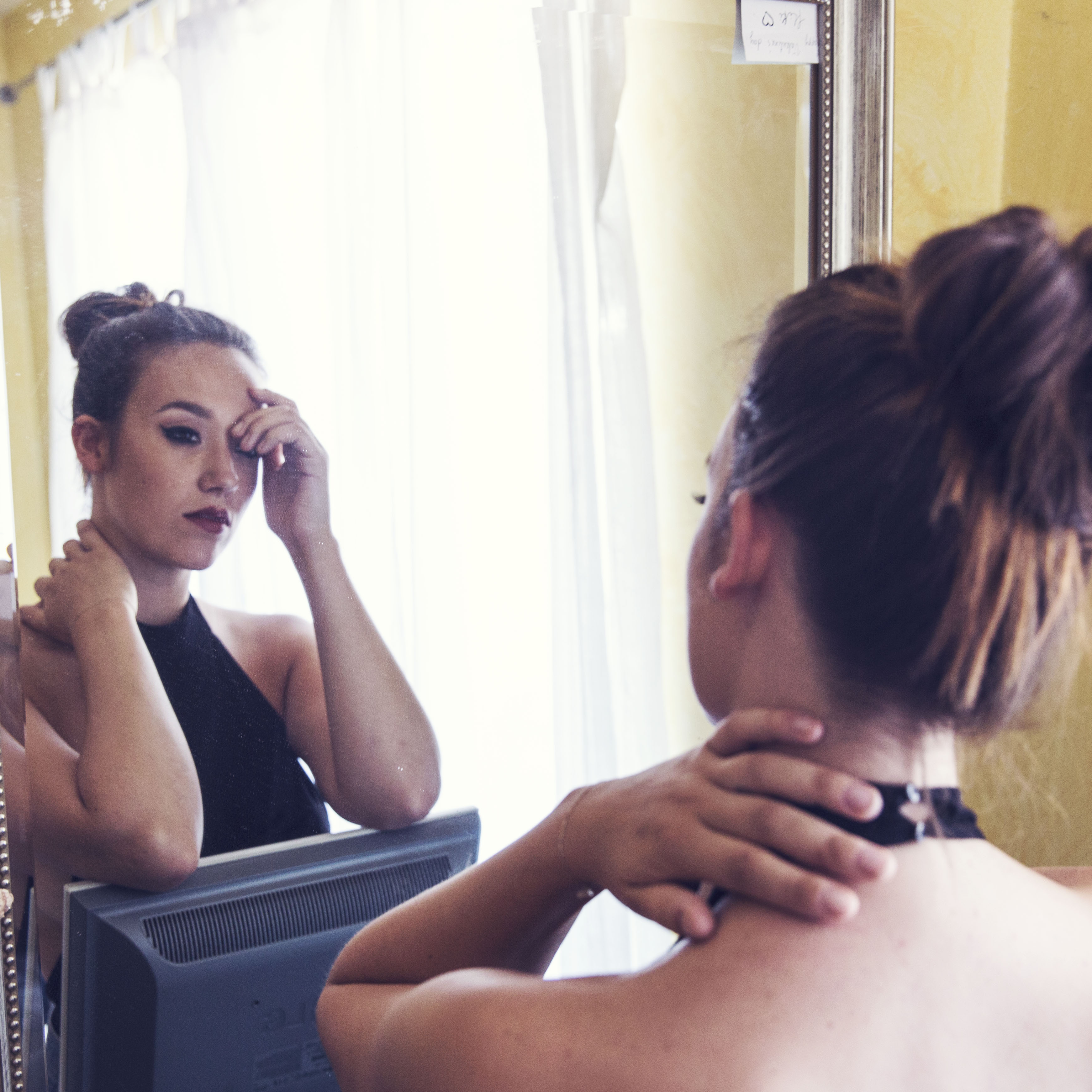 mirror-mirror-on-the-wall-1