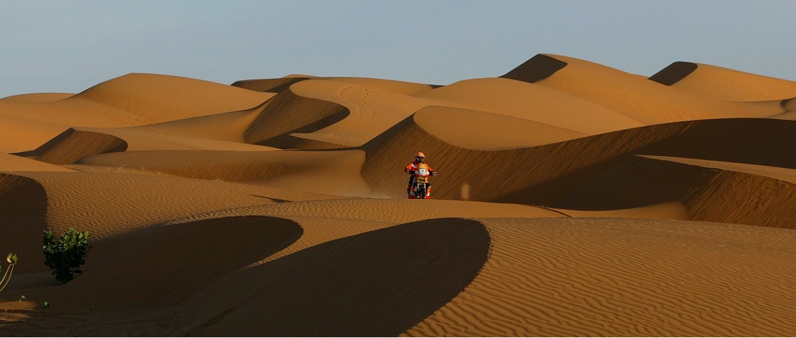 spectaculaire-beelden-dakar-rally