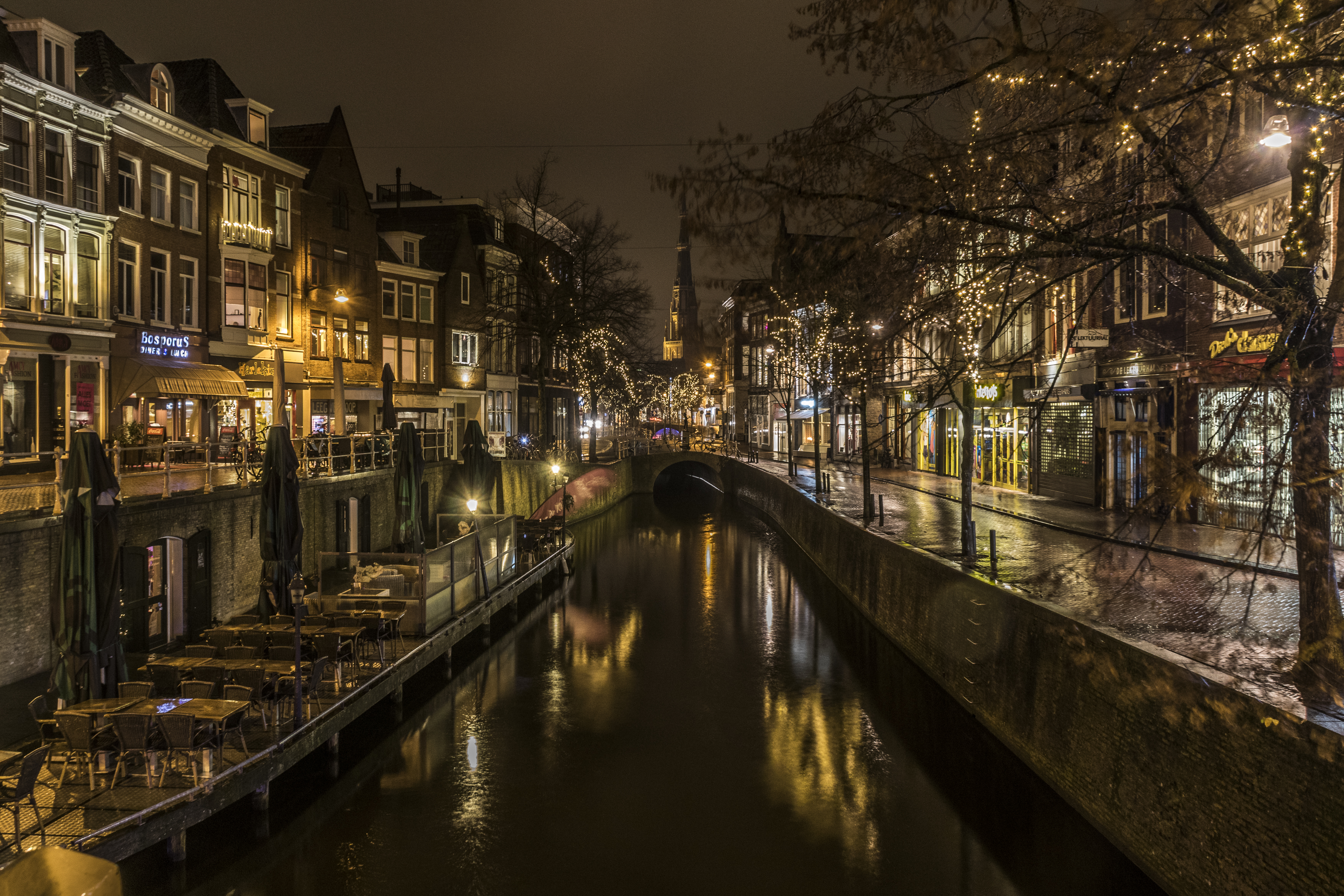 leeuwarden-by-night