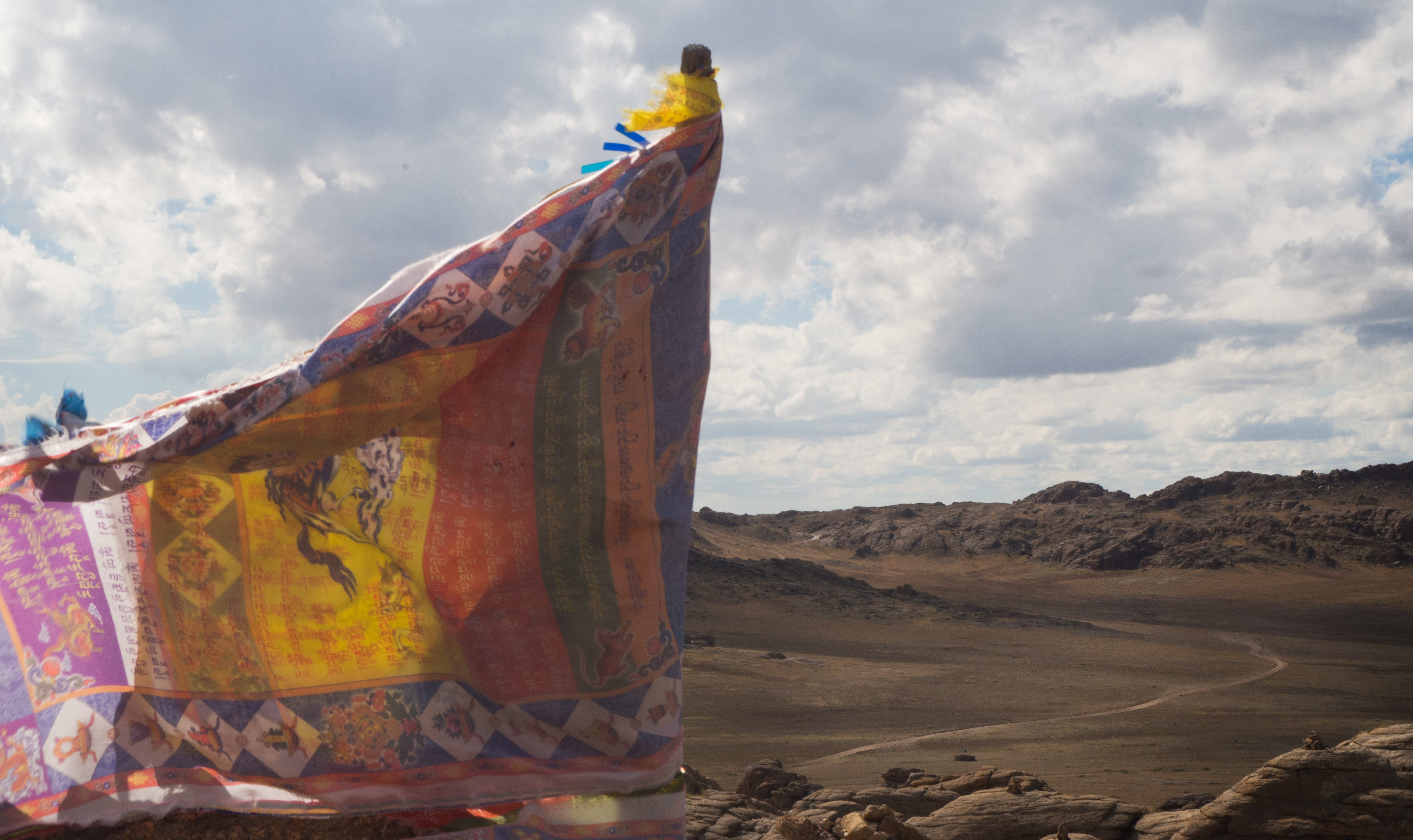 gebeden-wapperend-in-de-lucht