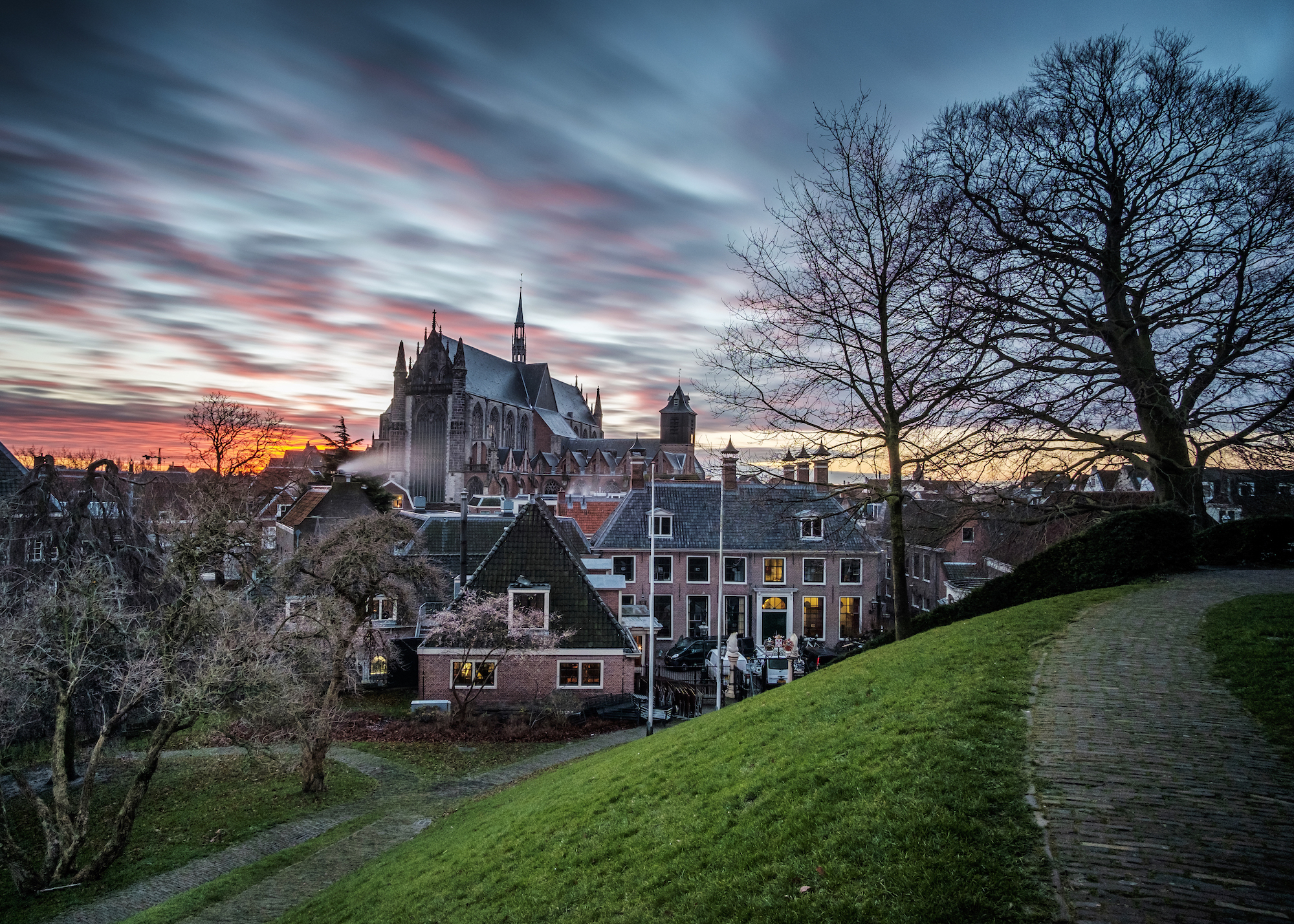 hooglandse-kerk-at-sunrise