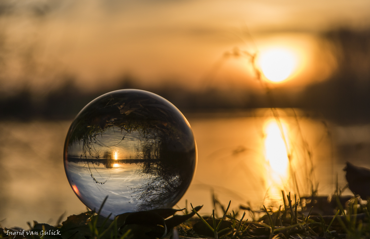 zonsondergang-in-mijn-glazen-bol