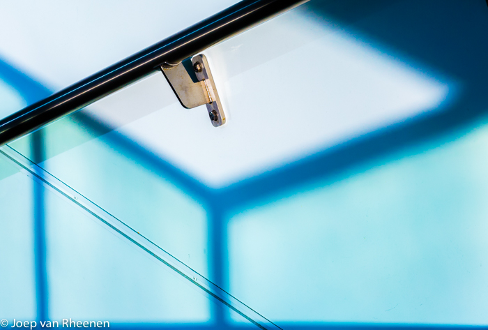 reflecties-van-een-trapleuning