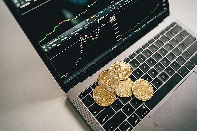 loon-in-crypto-troef-of-risico-voor-de-werkgever