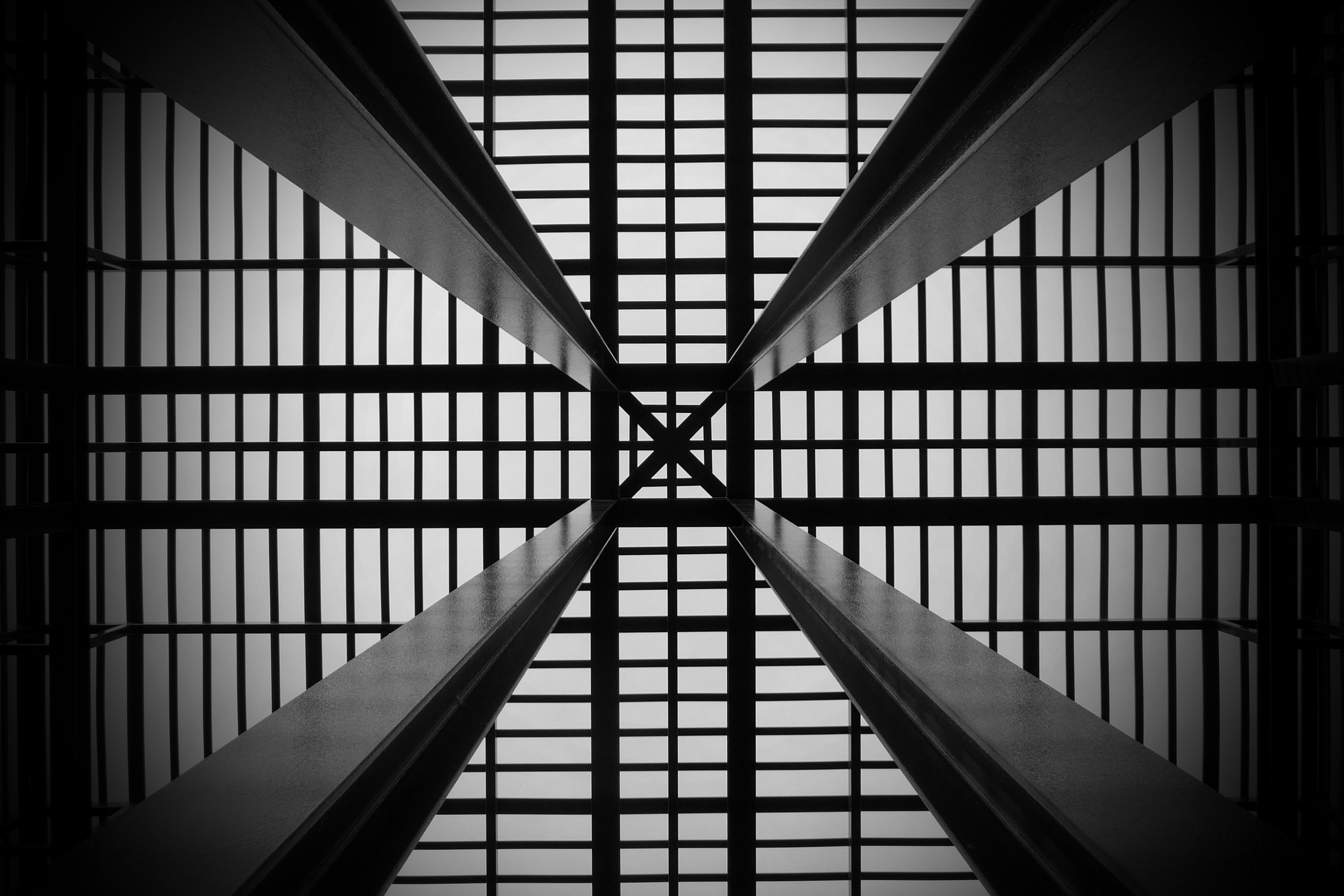 barcelona-airport-symmetry