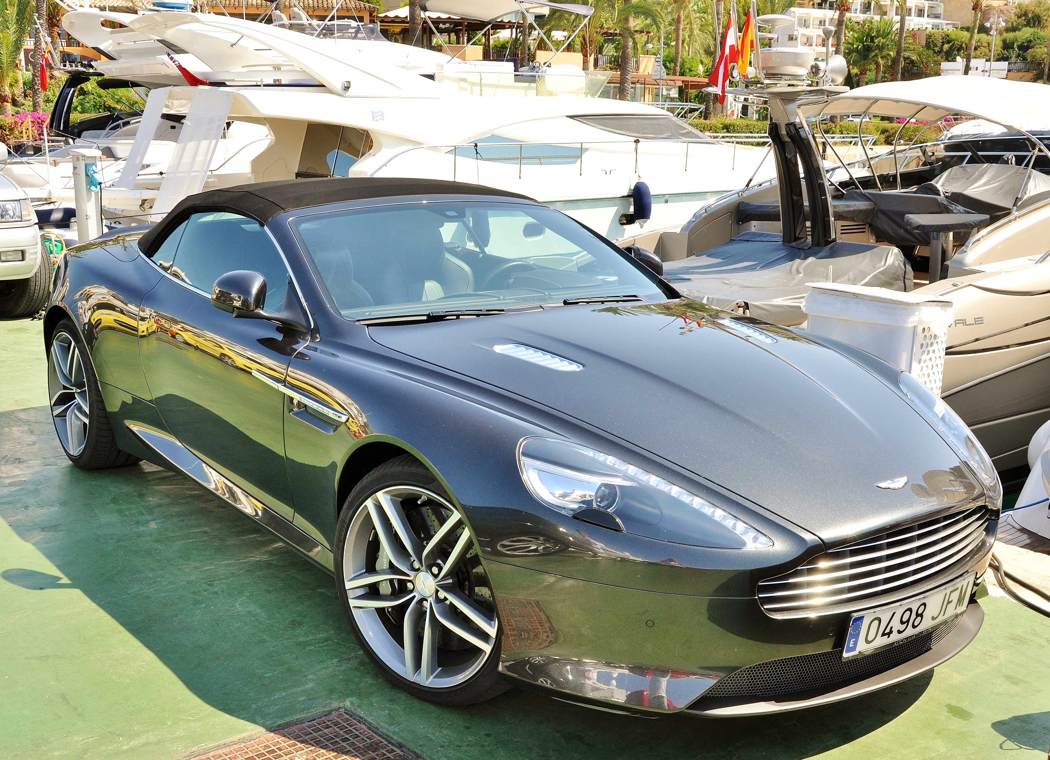 aston-martin-db9-cabrio