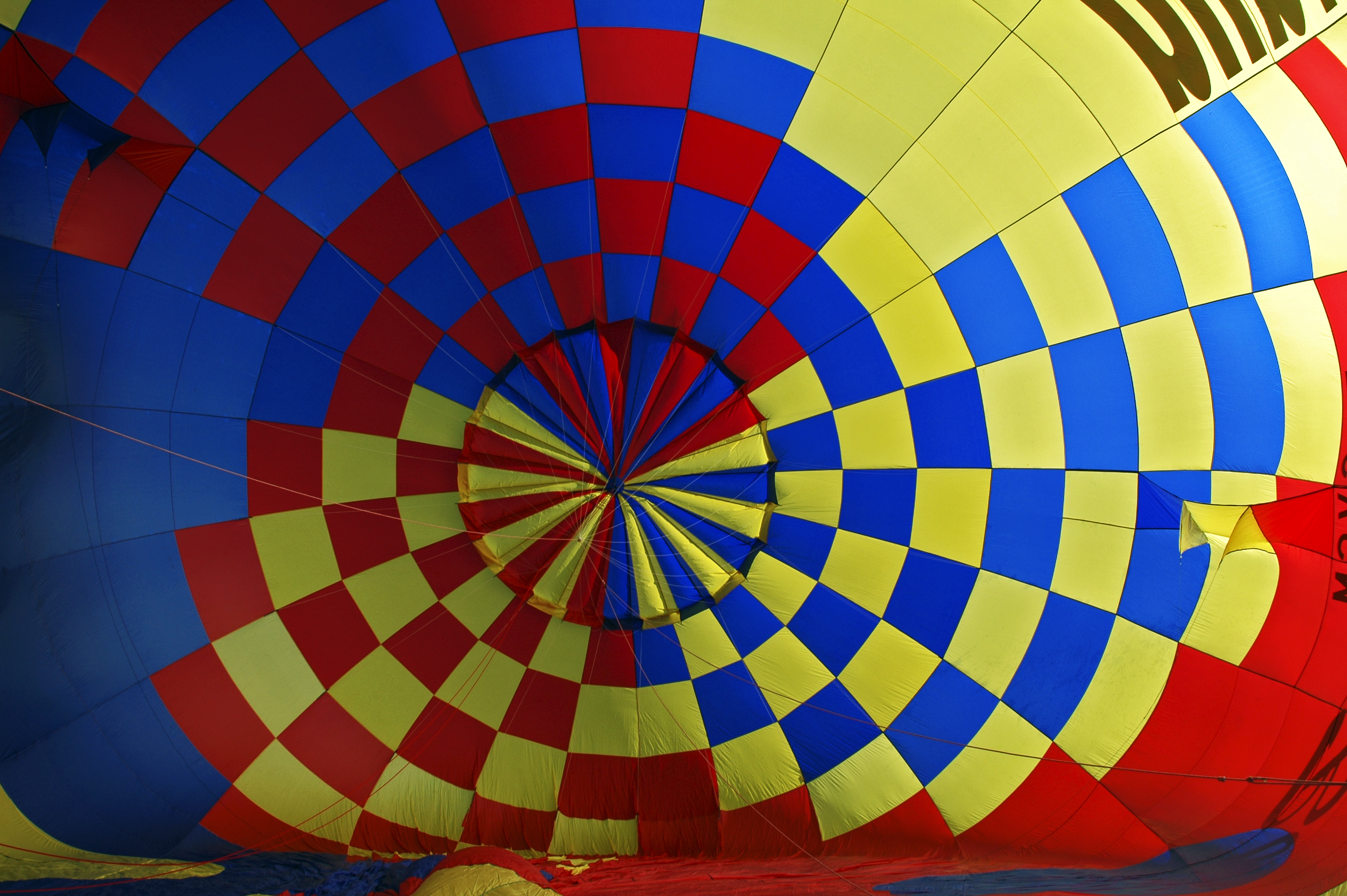 montgolfi%C3%A8re-pic-du-midi-pyren%C3%A9es