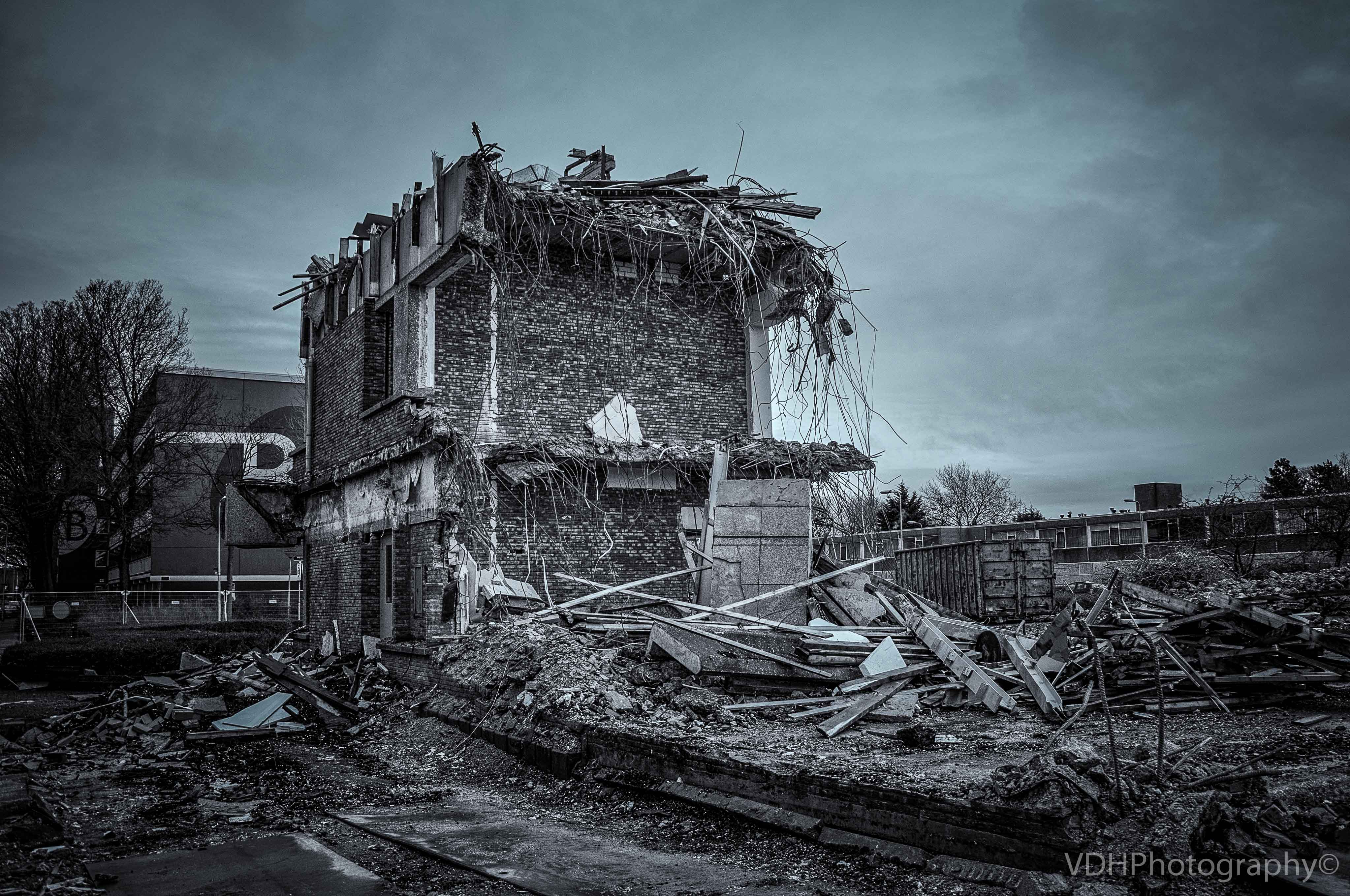 demoltion-of-the-former-rabobank-westland