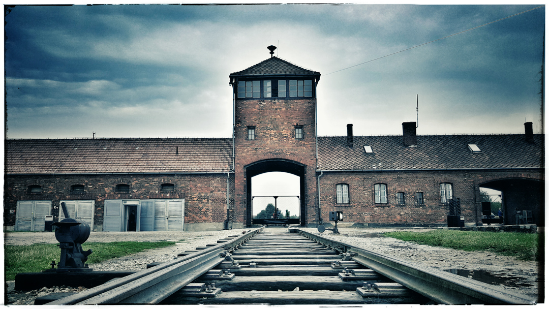 auschwitz-birkenau-1