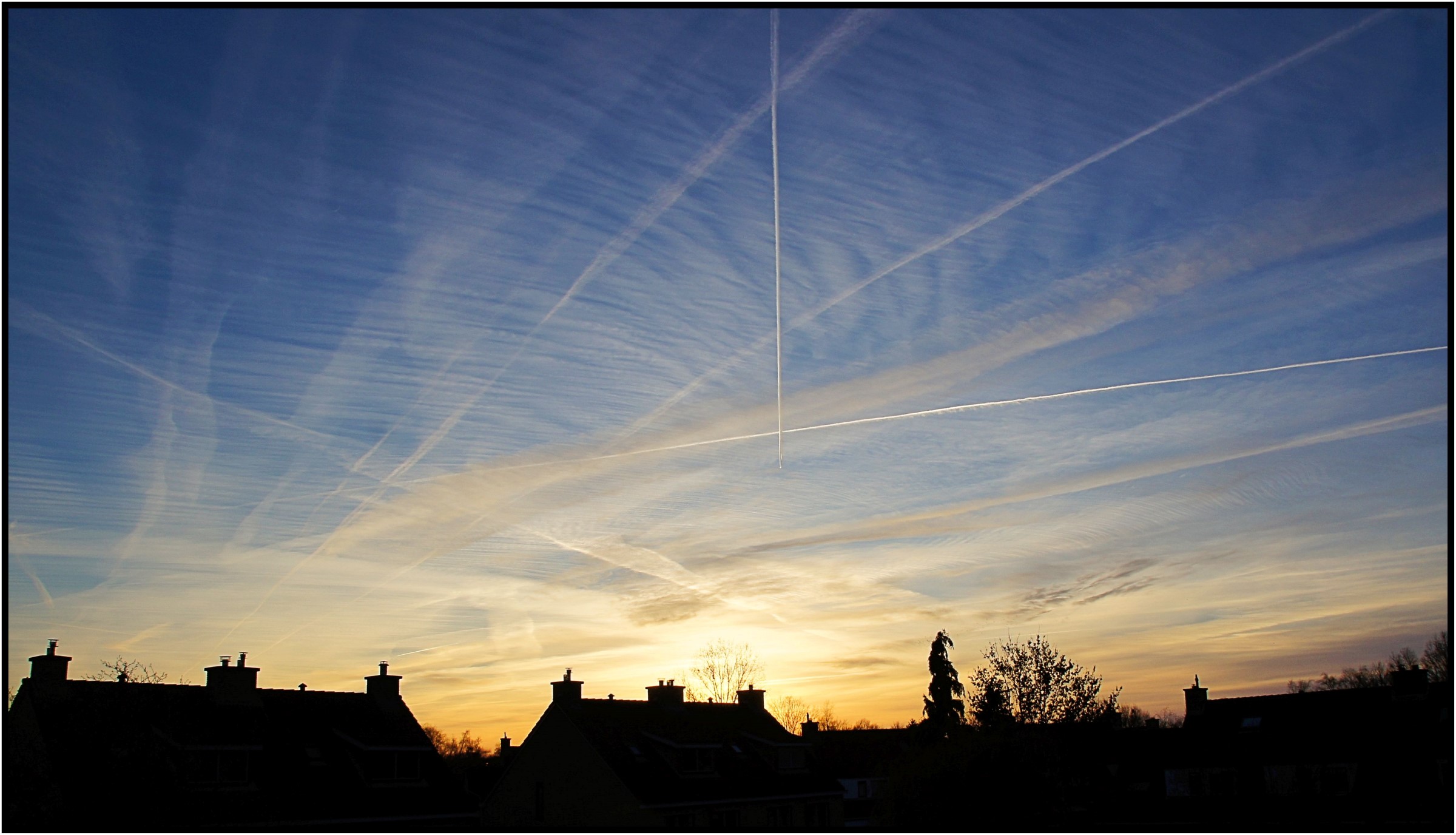 skylineslines-in-the-sky