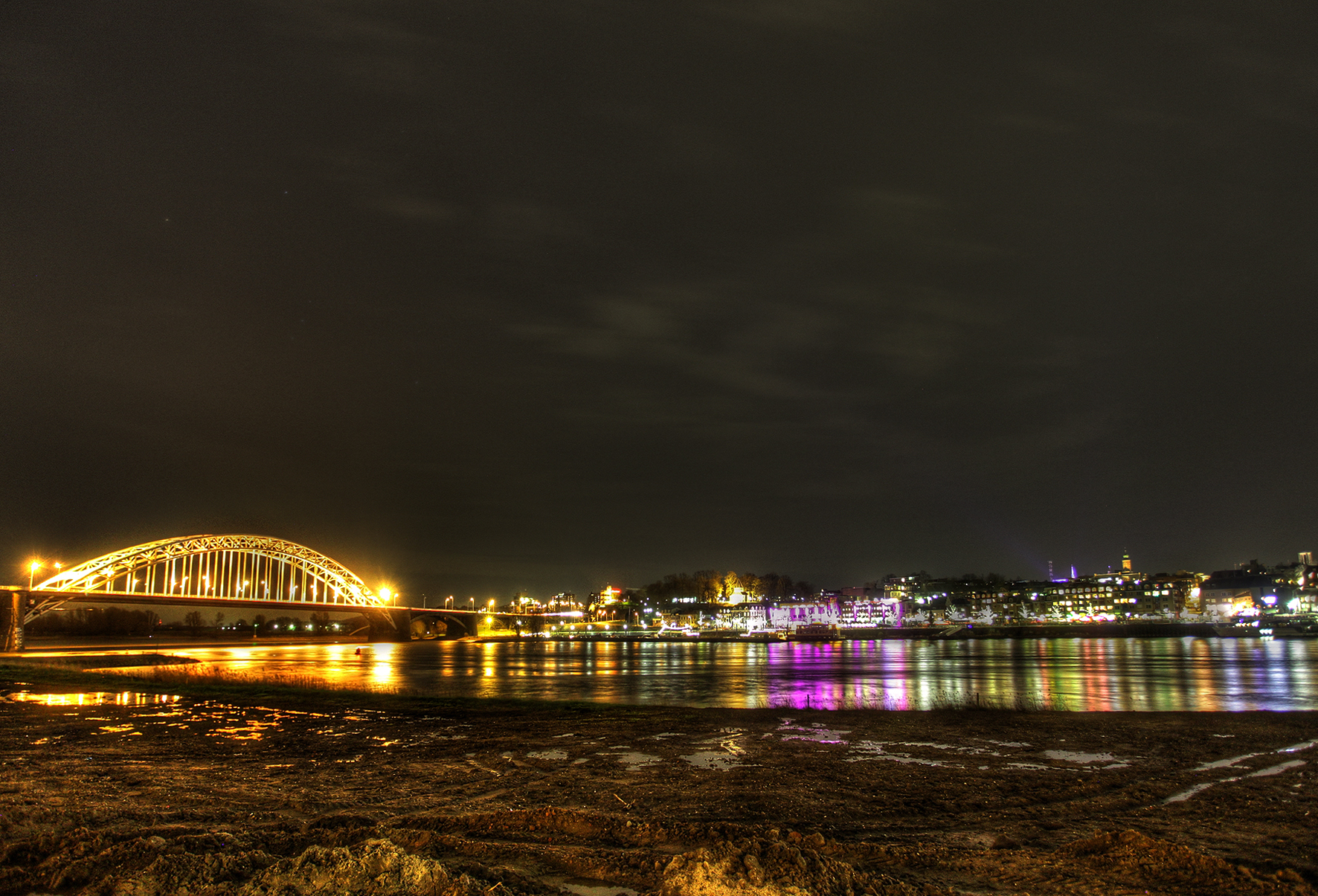 nijmegen-by-night