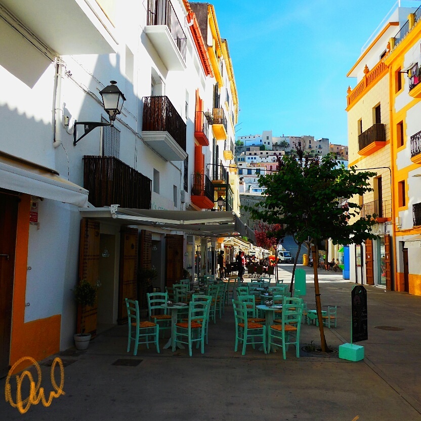 yellow-vs-aquamarine