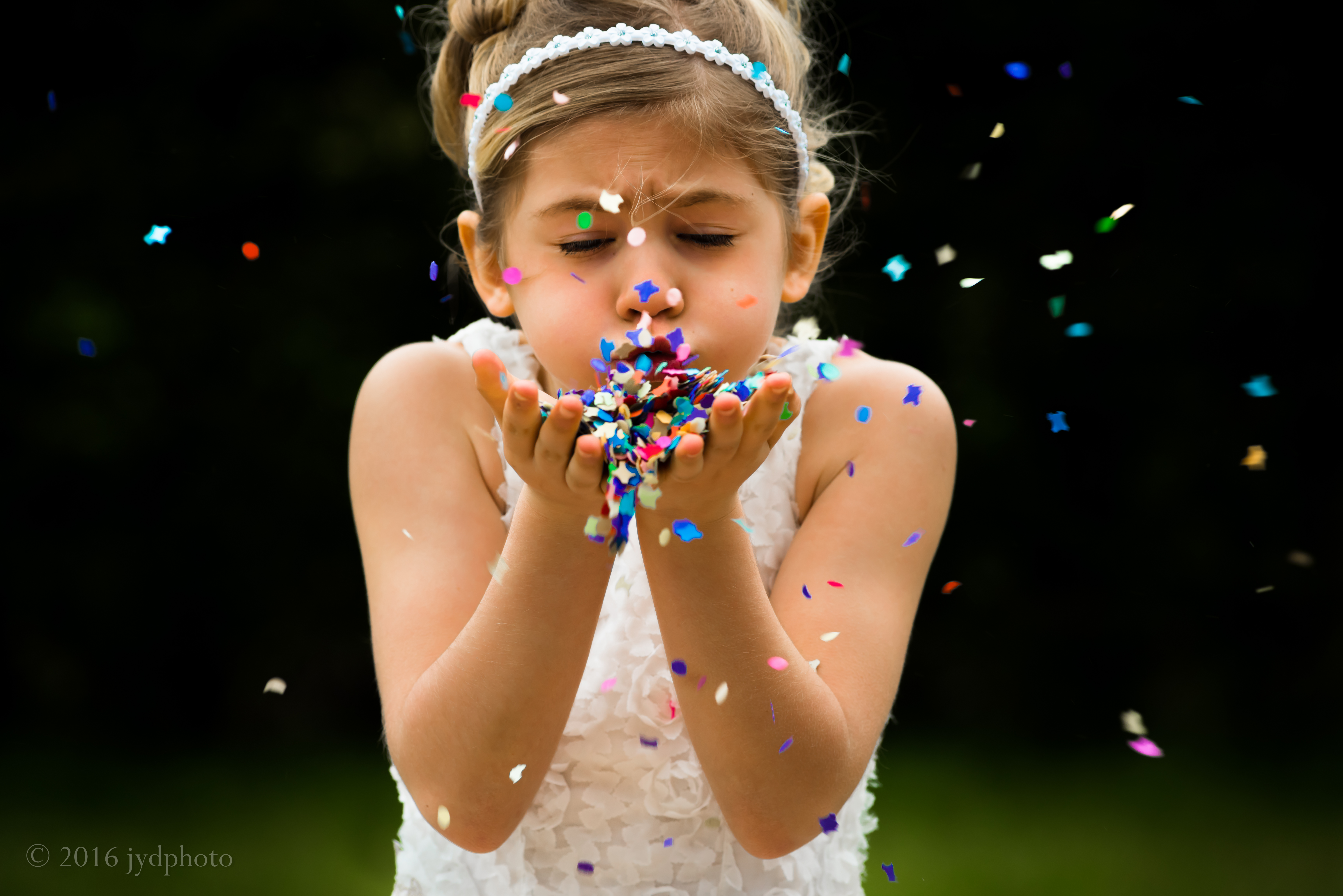 blowing-confetti