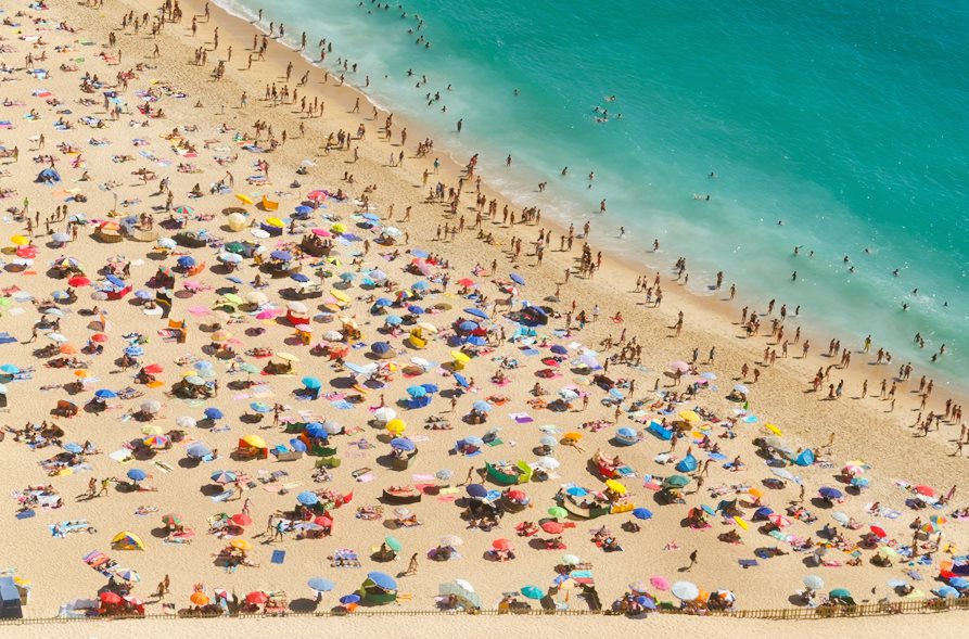 nazar%C3%A9-beach-portugal