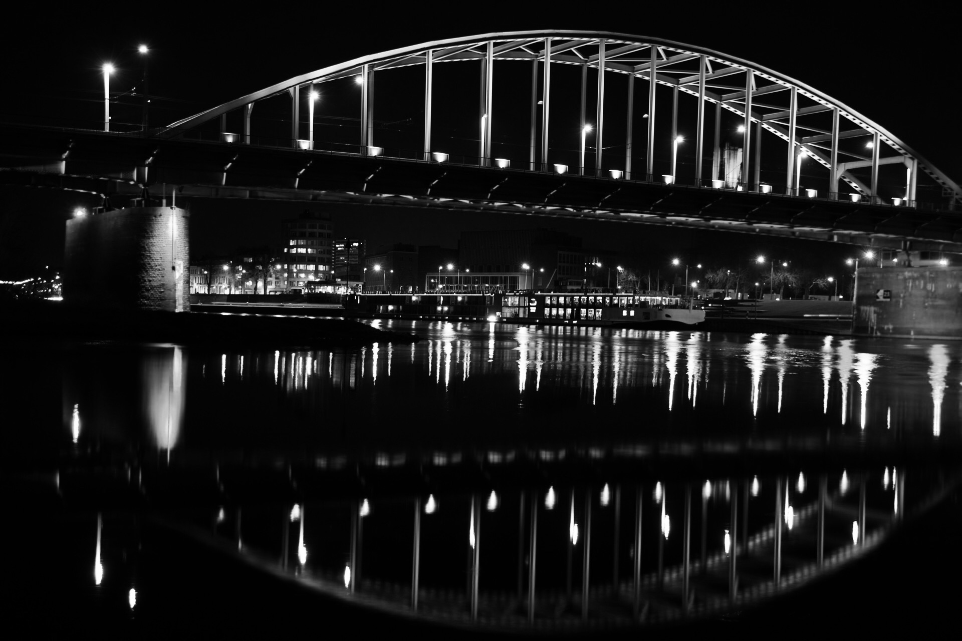 john-frostbrug-zwartwit-arnhem