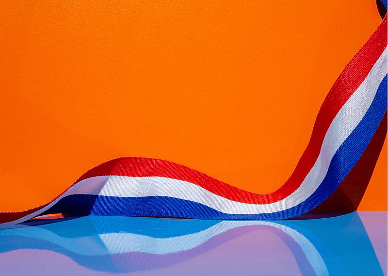 nederland-viert-koningsdag-2026-vooral-rustig-thuis-met-tompoucen-en-in-goed-gezelschap