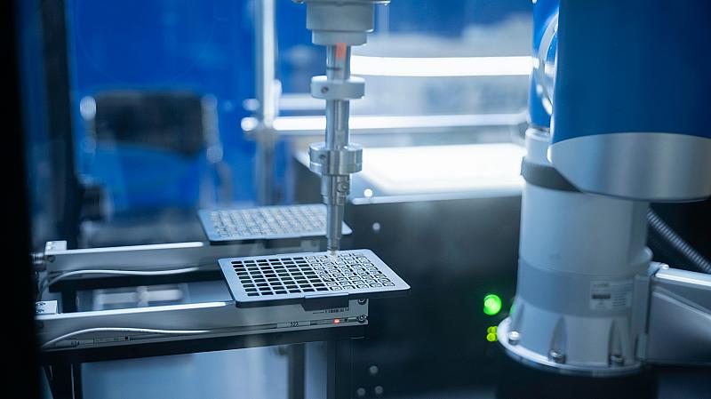 ai-chips-vraag-drijft-asml-aandeel